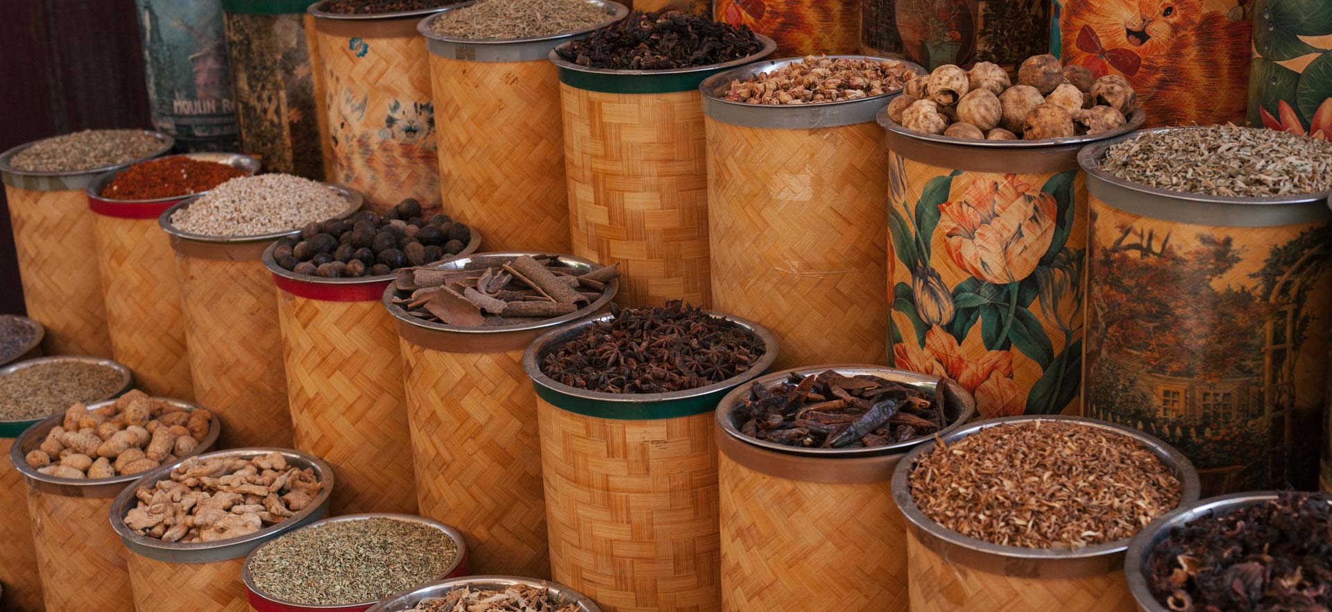 Dubai-souk-spices
